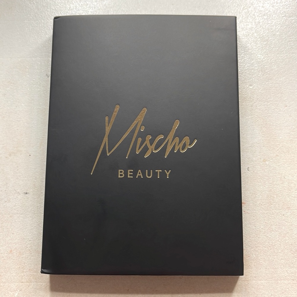 Mischo Beauty Eyeshadow Palette